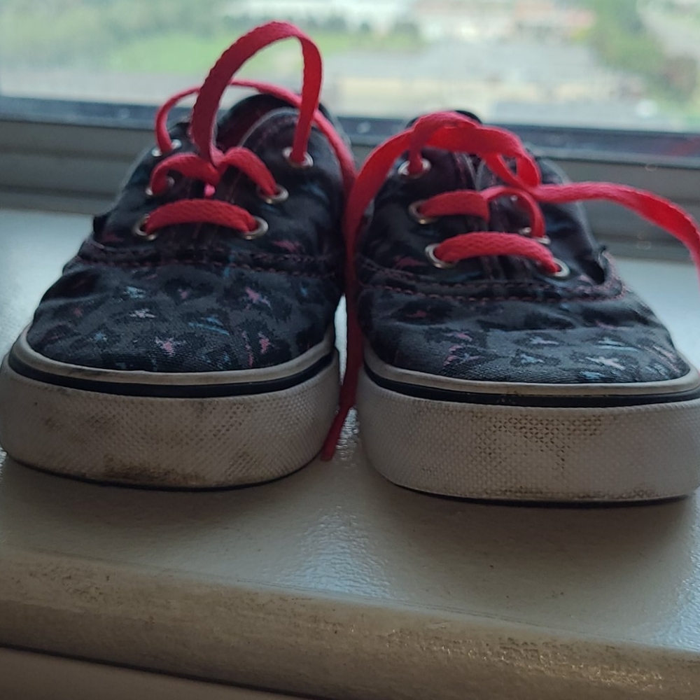 Vans - Picture 2 of 5